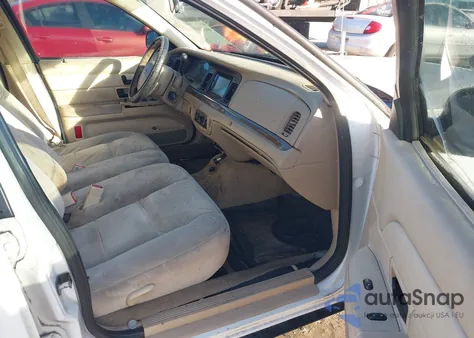 2008 Ford Crown Victoria Standard из США, поврежденный, VIN 2FAFP73V68X170047